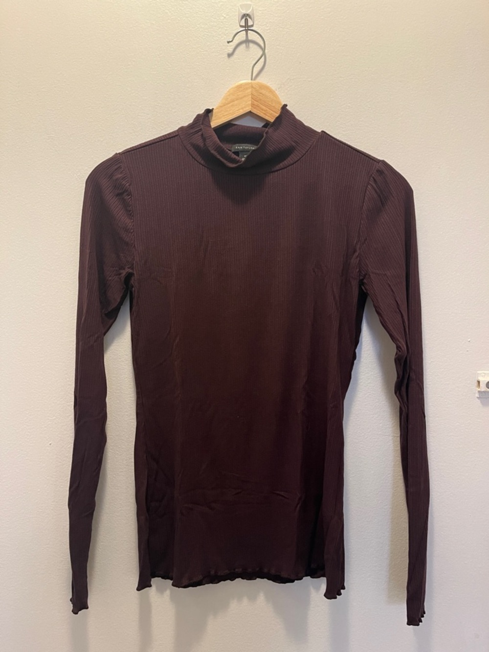 Ann Taylor Long Sleeve Ribbed Mock Neck Top in Deep Burgundy